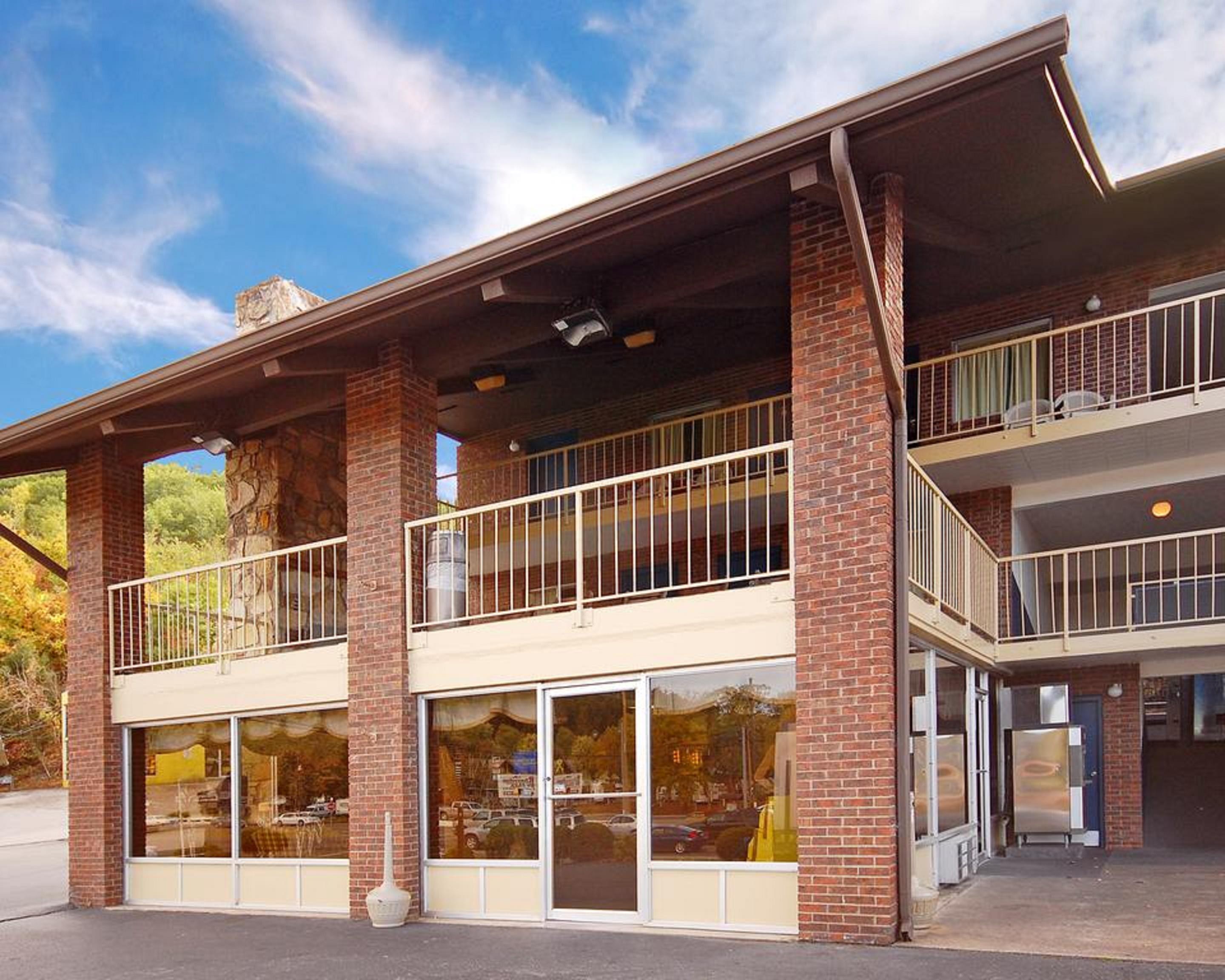 Wild Bear Inn Pigeon Forge Exterior foto