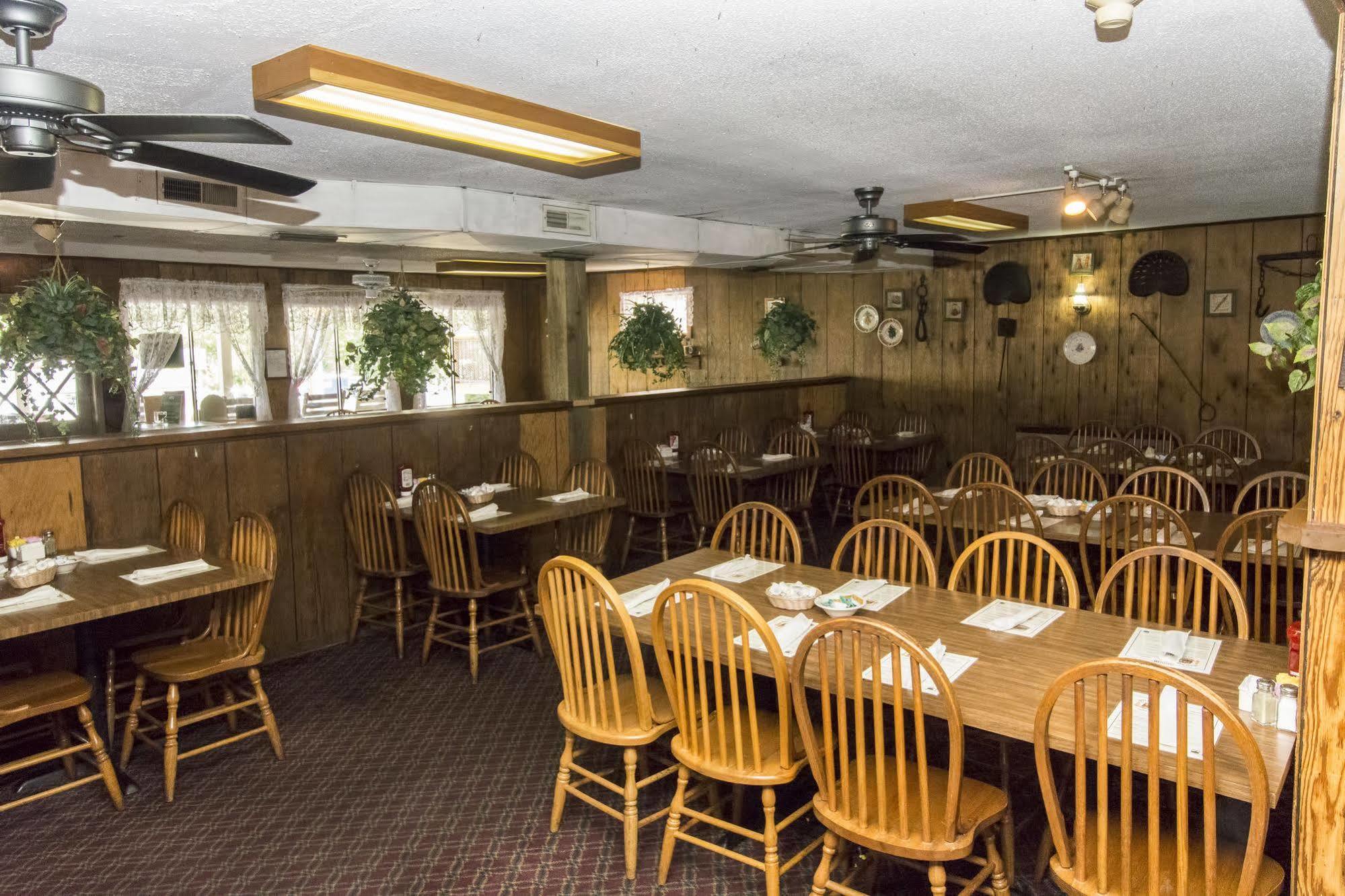Wild Bear Inn Pigeon Forge Exterior foto